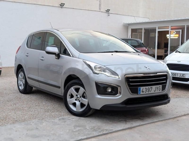 Usado Peugeot 3008 Access 115 CV (84 kW) 2014 Gris / plata Familiar