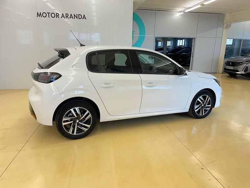 Usado Peugeot 208 Allure 102 CV (75 kW) 2022 Blanco Utilitario