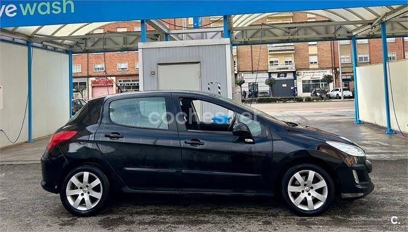 Usado Peugeot 308 110 CV (80 kW) 2009 Negro Berlina