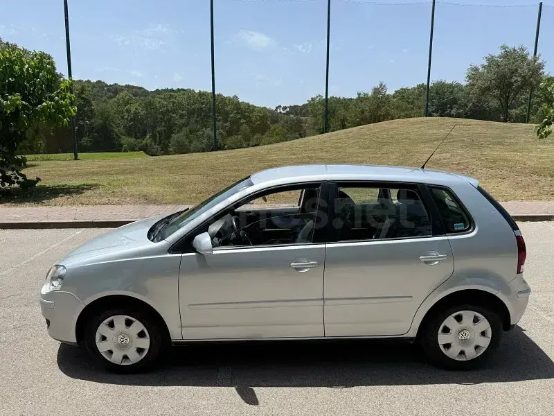 Usado VW Polo United 60 CV (44 kW) 2008 Gris / plata Utilitario