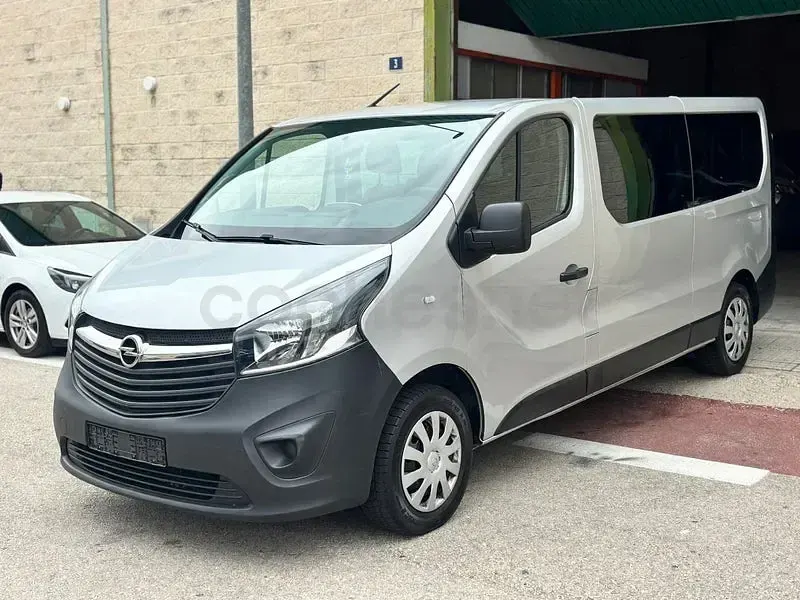 Usado Opel Vivaro 125 CV (91 kW) 2018 Gris / plata Monovolumen