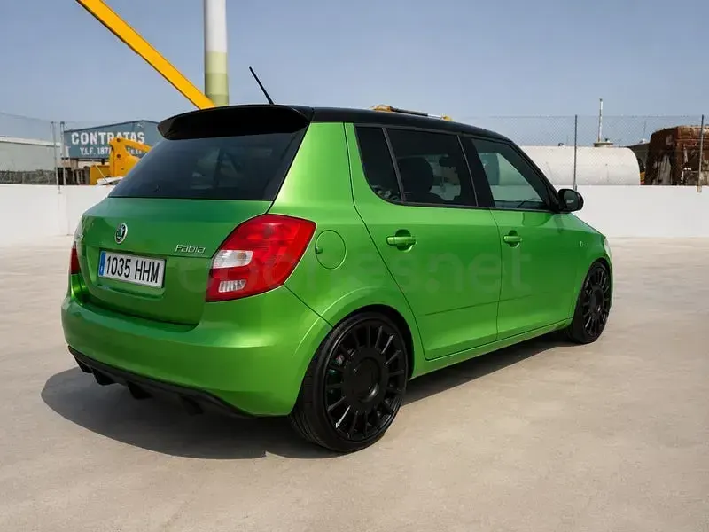 Usado Skoda Fabia RS 180 CV (132 kW) 2011 Verde Berlina