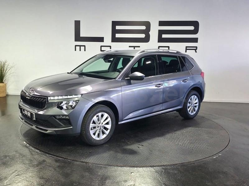 Usado Skoda Kamiq Selection 115 CV (84 kW) 2025 Gris / plata SUV