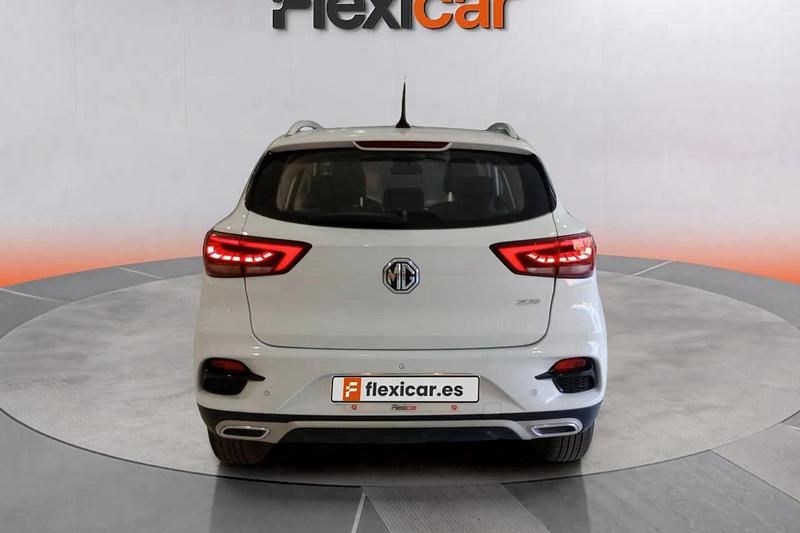 Usado MG ZS Comfort 106 CV (77 kW) 2023 Blanco Berlina