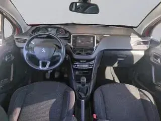 Usado Peugeot 208 Active 99 CV (72 kW) 2017 Rojo Utilitario