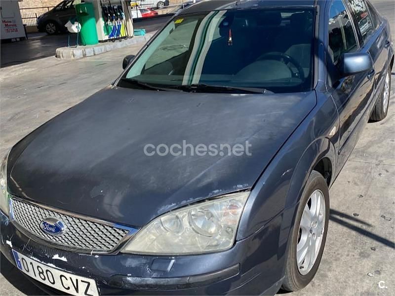 Gris / plata Usado 2005 Ford Mondeo Trend Berlina | 2400 € (Buen precio) - Imagen 1/4