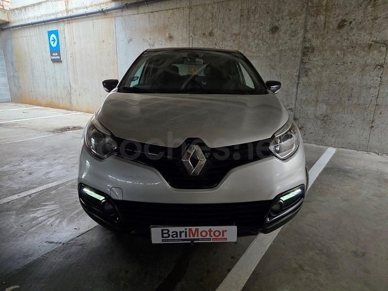 Usado Renault Captur Zen 90 CV (66 kW) 2016 Gris / plata SUV