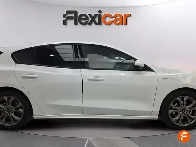 Usado Ford Focus ST-Line 155 CV (114 kW) 2024 Blanco Berlina