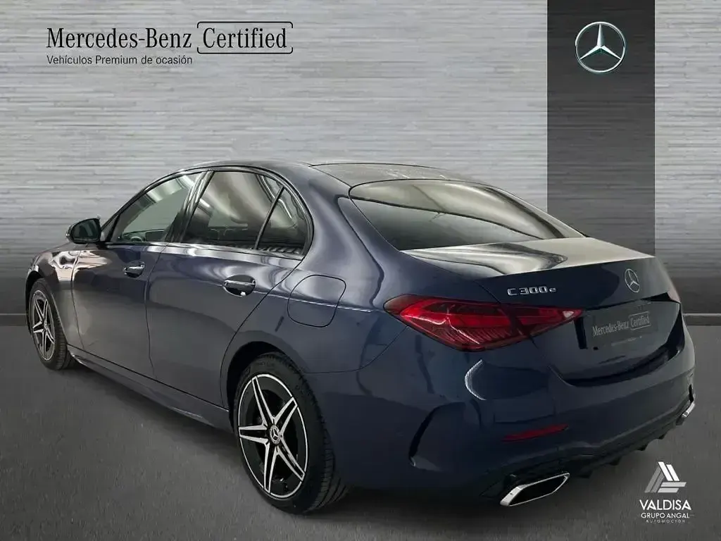 Usado Mercedes C300e 313 CV (230 kW) 2025 Azul sodalita Berlina