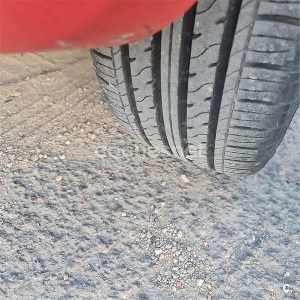 Usado Ford Ka Trend 69 CV (50 kW) 2009 Rojo Berlina