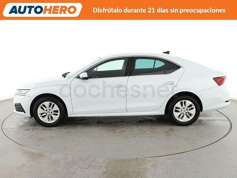 Usado Skoda Octavia Selection 150 CV (110 kW) 2024 Blanco Berlina