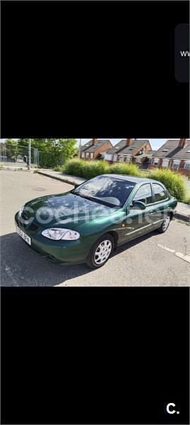Verde Usado 2000 Hyundai Lantra GLS Berlina | 1550 € - Imagen 1/4
