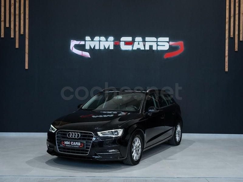 Usado Audi A3 Attraction 110 CV (80 kW) 2014 Negro Berlina