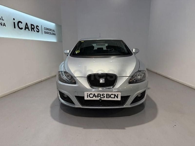 Usado Seat Leon Reference 90 CV (66 kW) 2011 Gris / plata Utilitario