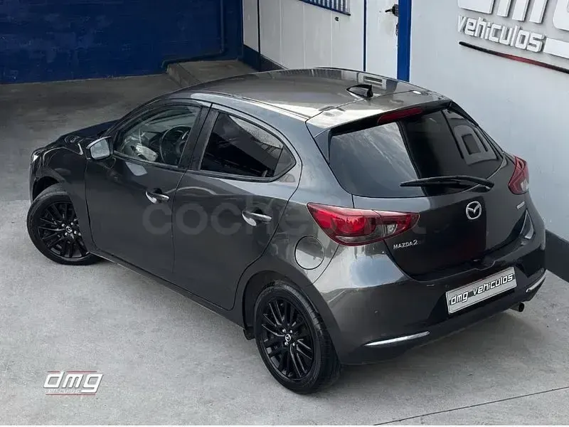 Usado Mazda 2 Comfort 115 CV (84 kW) 2022 Gris / plata Berlina