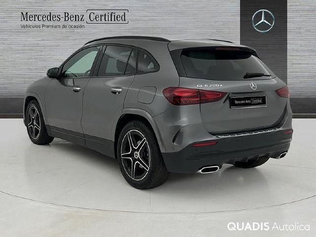 Usado Mercedes GLA200 AMG line 150 CV (110 kW) 2025 Gris montaña SUV