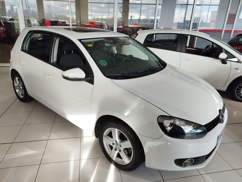 Usado VW Golf VII Advance 105 CV (77 kW) 2012 Blanco