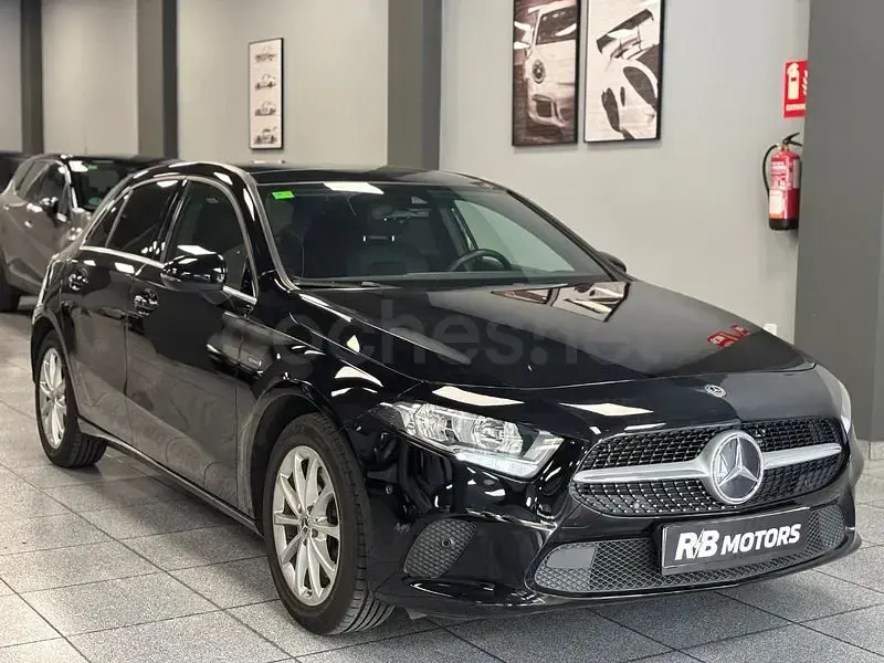 Usado Mercedes A250 218 CV (160 kW) 2020 Negro Berlina