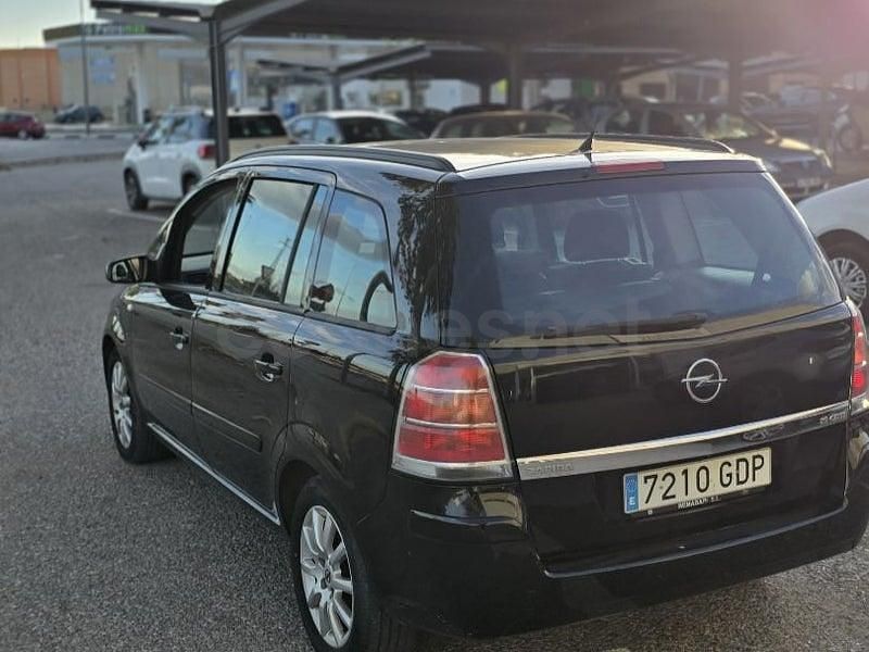 Usado Opel Zafira Cosmo 120 CV (88 kW) 2008 Negro Monovolumen