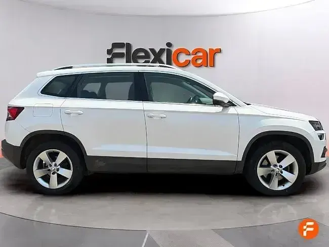 Usado Skoda Karoq Ambition 150 CV (110 kW) 2021 Blanco SUV