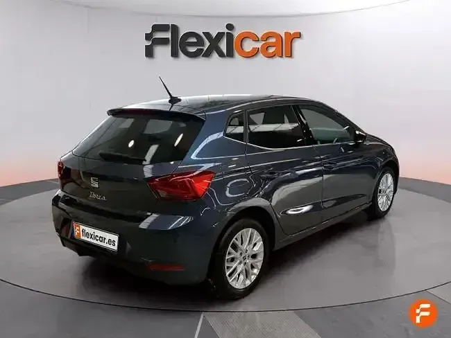 Usado Seat Ibiza 115 CV (84 kW) 2024 Gris Utilitario