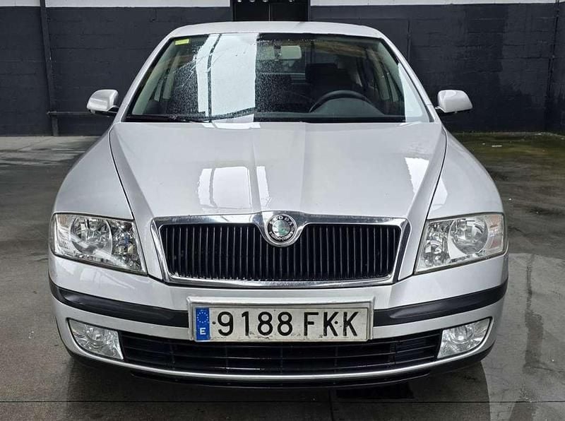 Usado Skoda Octavia Active 105 CV (77 kW) 2007 Gris Utilitario