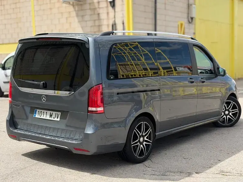 Usado Mercedes V220 Exclusive 163 CV (119 kW) 2018 Gris / plata Monovolumen