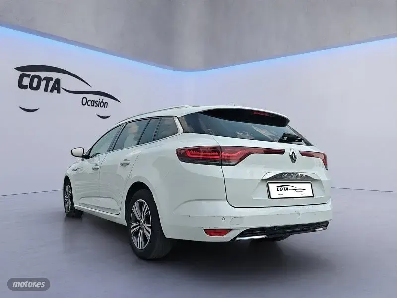 Usado Renault Mégane GrandTour Zen 115 CV (84 kW) 2021 Blanco Familiar