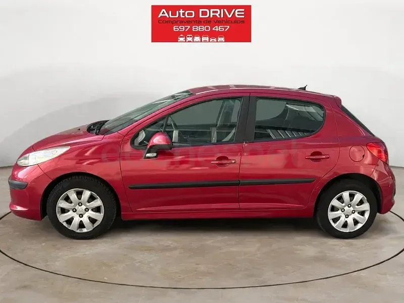 Usado Peugeot 207 90 CV (66 kW) 2006 Granate Berlina
