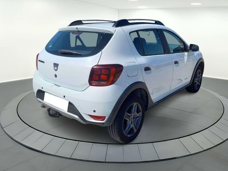 Usado Dacia Sandero Stepway 90 CV (66 kW) 2018 Blanco Utilitario