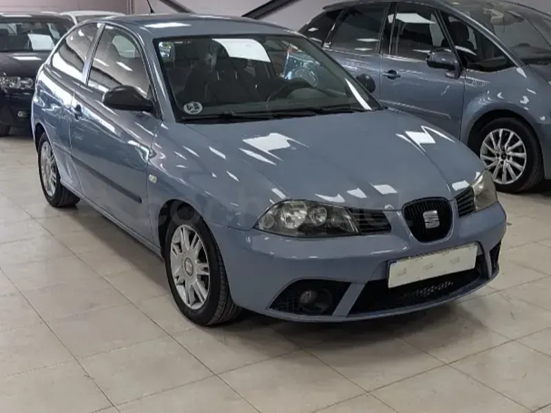 Usado Seat Ibiza Copa 75 CV (55 kW) 2007 Azul Utilitario