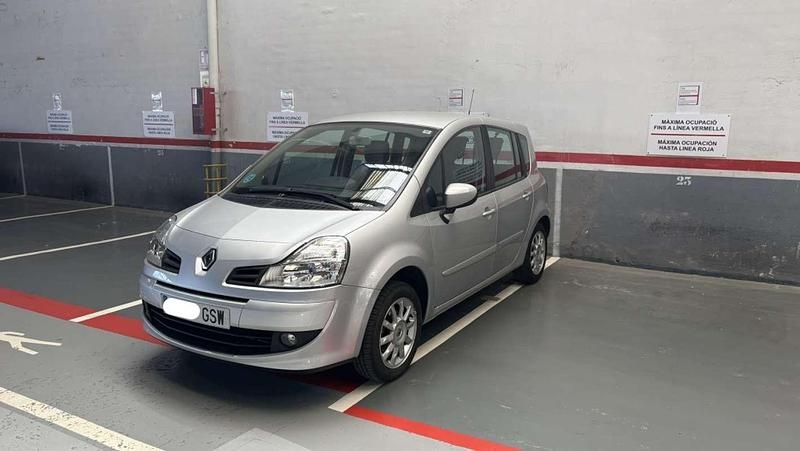 Usado Renault Modus Authentique 77 CV (56 kW) 2010 Plateado Monovolumen