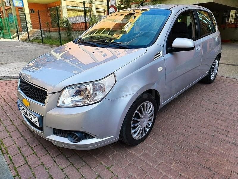Usado Chevrolet Aveo LS 84 CV (61 kW) 2010 Gris / plata Berlina