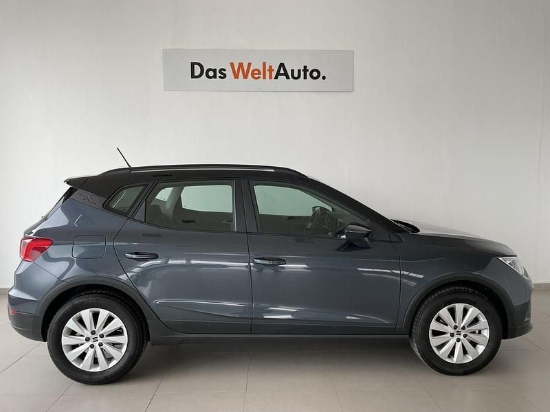 Usado Seat Arona Style 110 CV (80 kW) 2023 Gris SUV