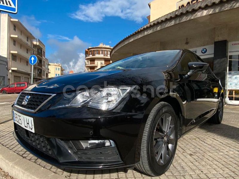 Usado Seat Leon Style 115 CV (84 kW) 2020 Negro Berlina
