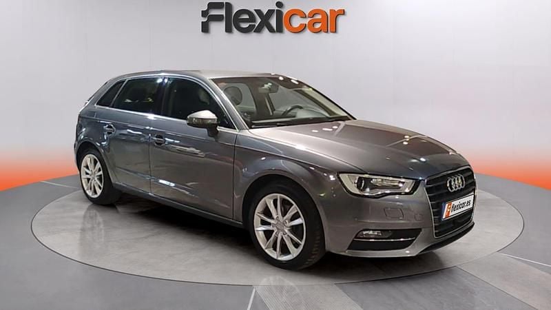 Usado Audi A3 Advanced 110 CV (80 kW) 2016 Gris Berlina