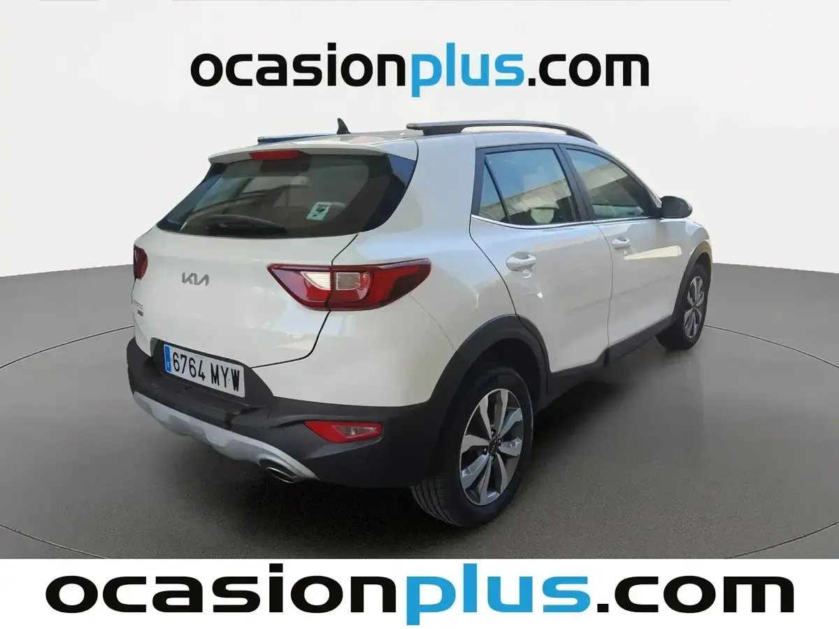 Usado Kia Stonic 100 CV (73 kW) 2025 Blanco SUV
