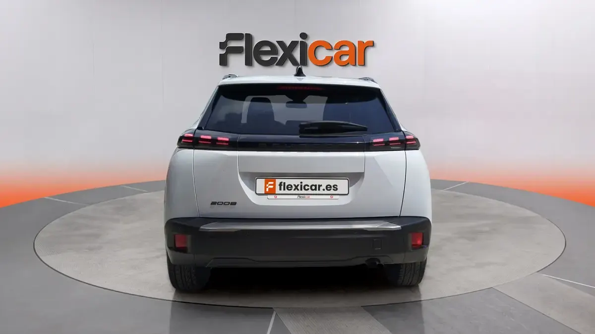 Usado Peugeot 2008 Allure 102 CV (75 kW) 2024 Blanco SUV