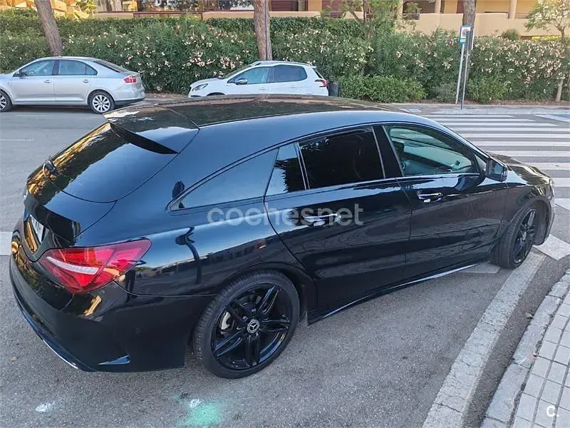 Usado Mercedes CLA200 Shooting Brake 136 CV (100 kW) 2019 Negro Familiar