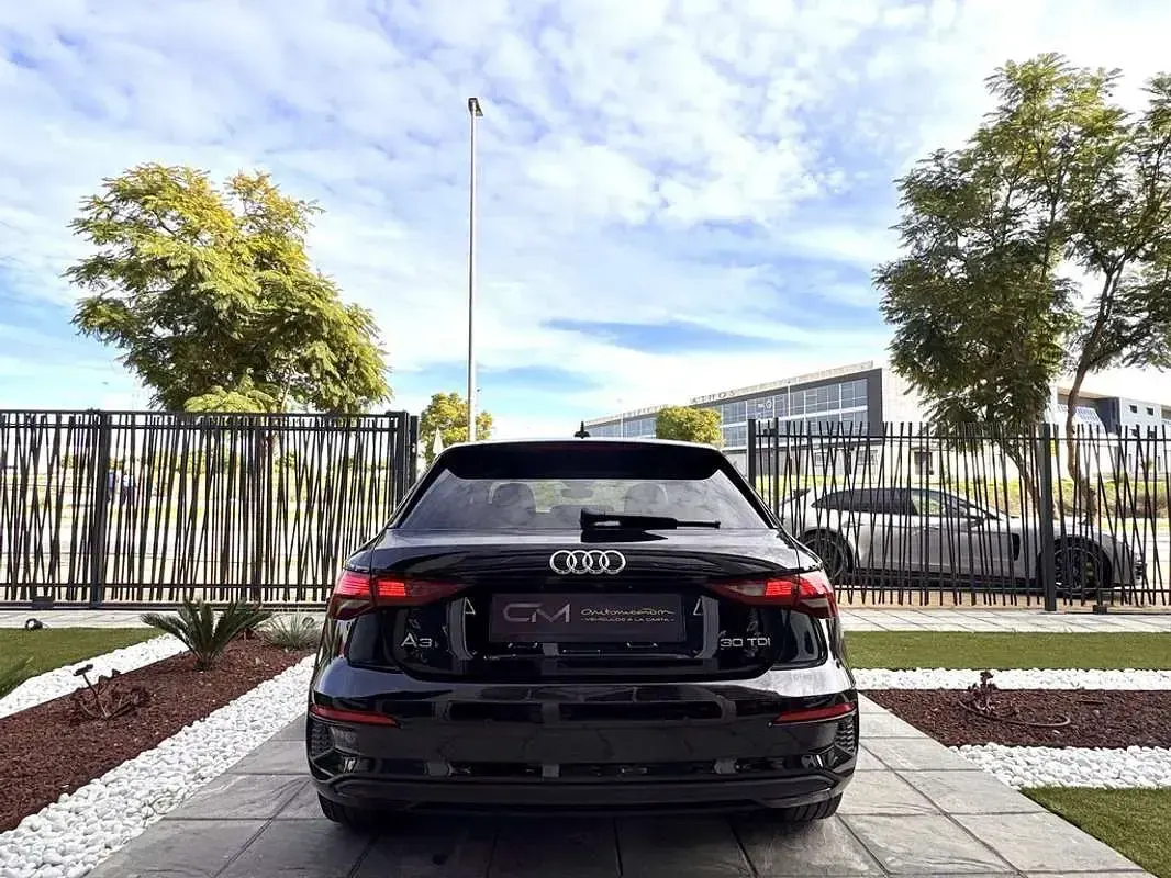Usado Audi A3 Sportback Advanced 116 CV (85 kW) 2021 Negro Utilitario