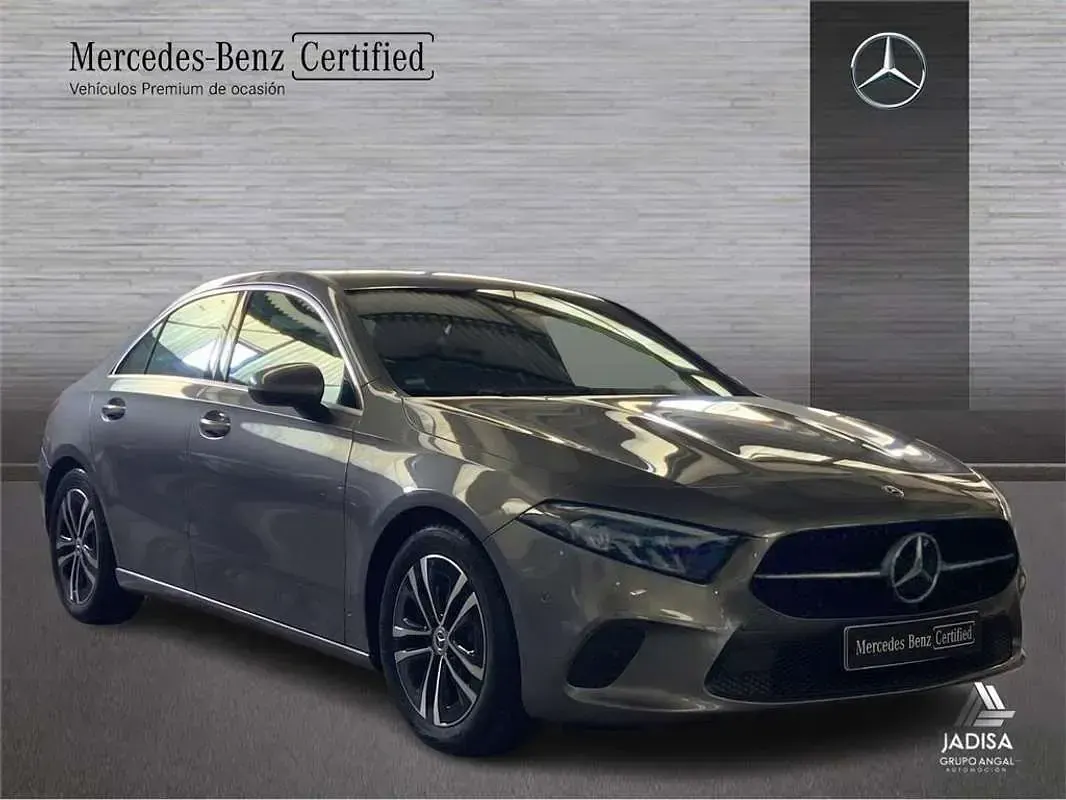 Usado Mercedes A180 136 CV (100 kW) 2024 Berlina