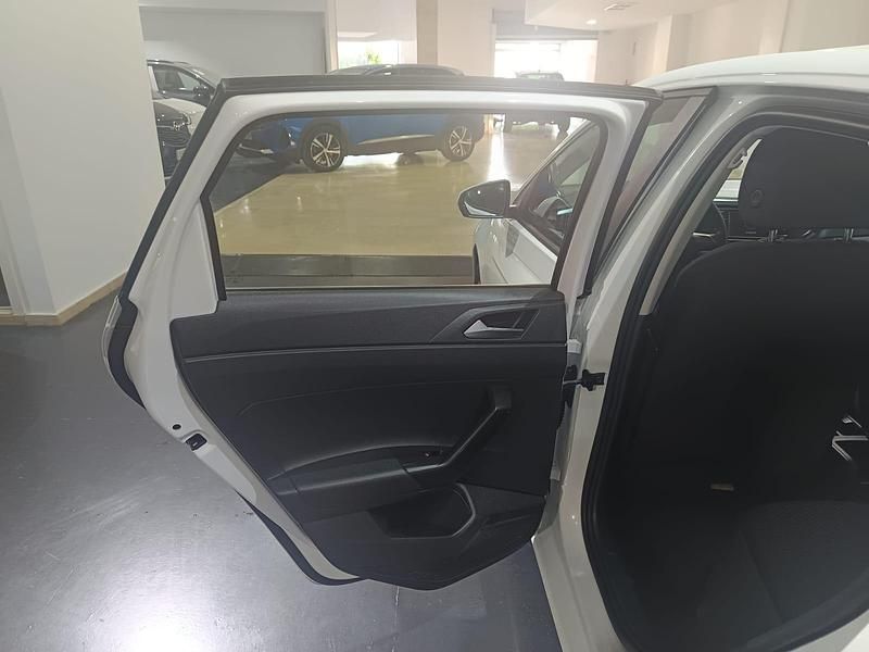 Usado VW Polo Edition 75 CV (55 kW) 2018 Blanco Berlina