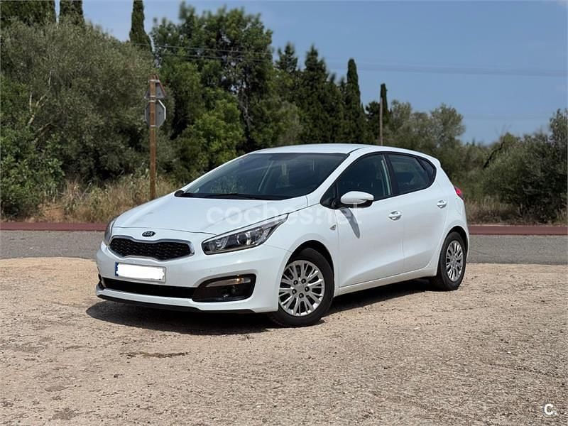 Usado Kia Ceed GT 90 CV (66 kW) 2017 Blanco Berlina