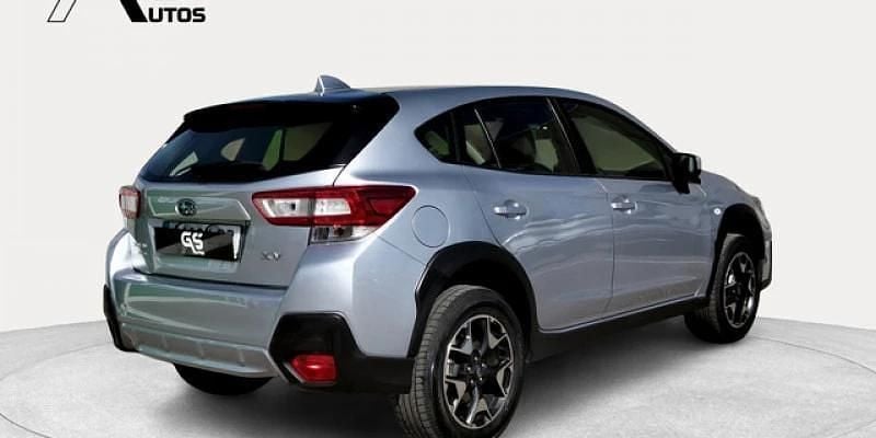 Usado Subaru XV Sport 114 CV (83 kW) 2019 Gris plata SUV