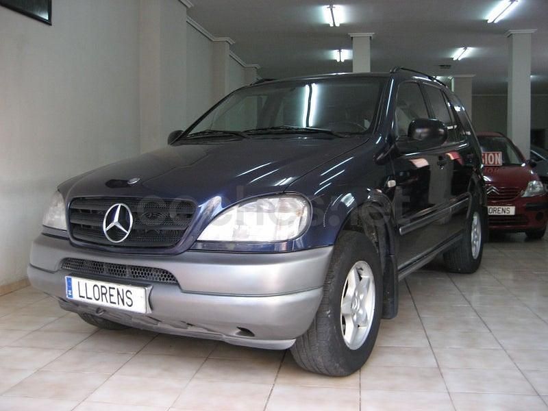 Usado Mercedes ML320 218 CV (160 kW) 1999 Azul SUV