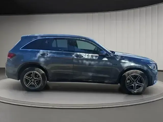 Usado Mercedes GLC300e 306 CV (225 kW) 2020 Gris / plata SUV