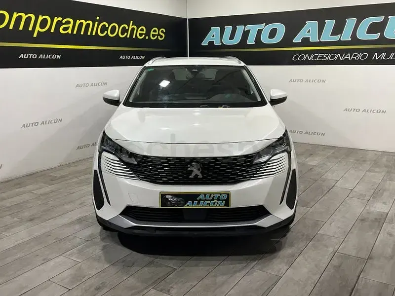 Usado Peugeot 5008 Allure 130 CV (95 kW) 2021 Blanco SUV