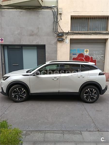 Usado Peugeot 2008 Allure 100 CV (73 kW) 2023 Blanco SUV