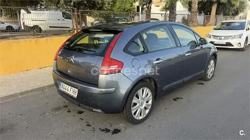 Usado Citroën C4 Exclusive 138 CV (101 kW) 2006 Gris / plata Berlina