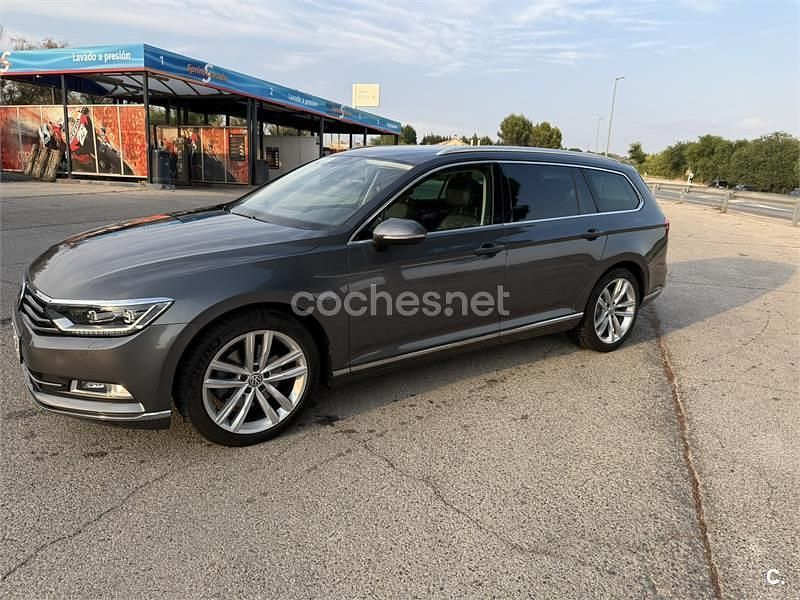 Usado VW Passat Sportline 190 CV (139 kW) 2016 Gris / plata Familiar